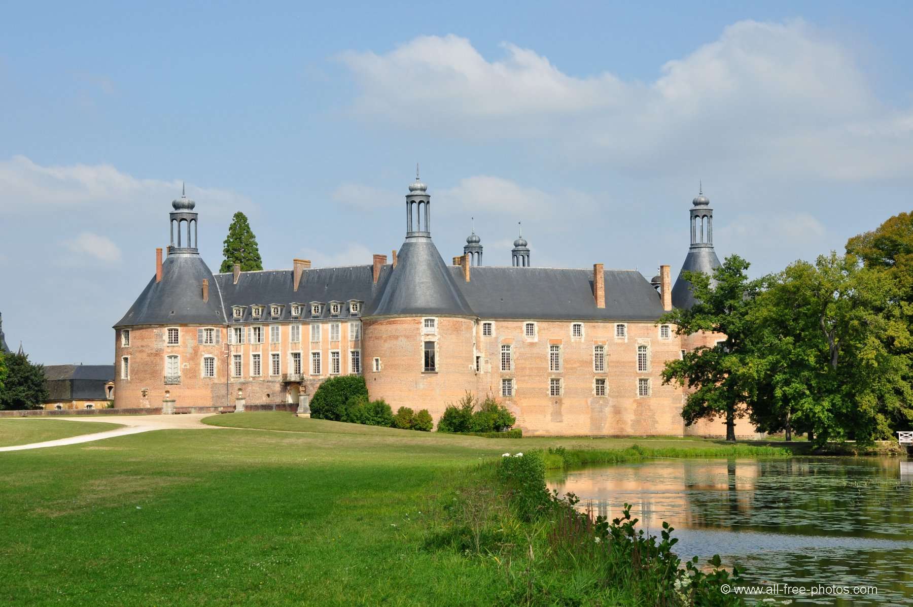 You are currently viewing Château de Saint-Fargeau